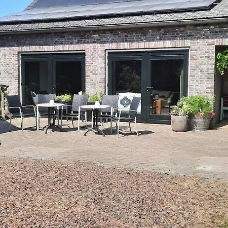 Vakantieboerderij Aardenhof * سيفينُمْ